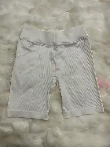 ORIGINAL Bo+tee White Ribbed Biker Shorts - Size Small
