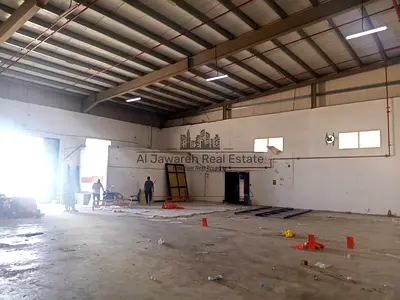 Warehouse on the main street, 4715 sq ft, 50 kW electricity, any activity
