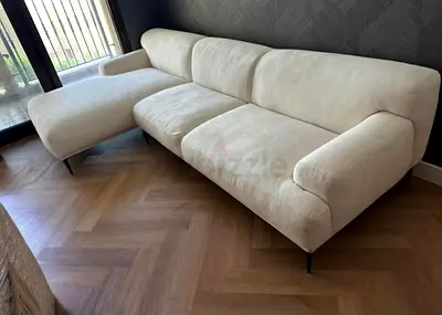 Loom collection Amelia sectional sofa