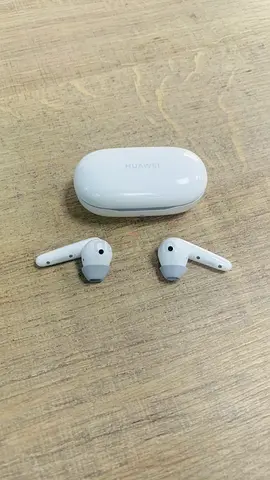 Huawei FreeBuds SE -style True Wireless Earbuds with Charging Case - White