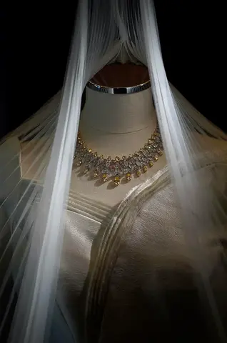 Urgent Sale! Luxury Wedding Dress – Worn Once – Excellent Condition