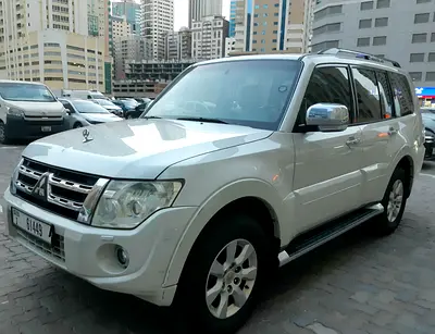 MITSUBISHI PAJERO 3.5L GLS 2013 GCC SPEC V6 4WD FULL OPTION SUNROOF ELECTRIC LEATHER SEATS 8 AIRBAG