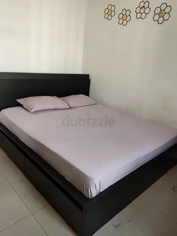 Dark Wood king size Bed  with Headboard - Good Condition