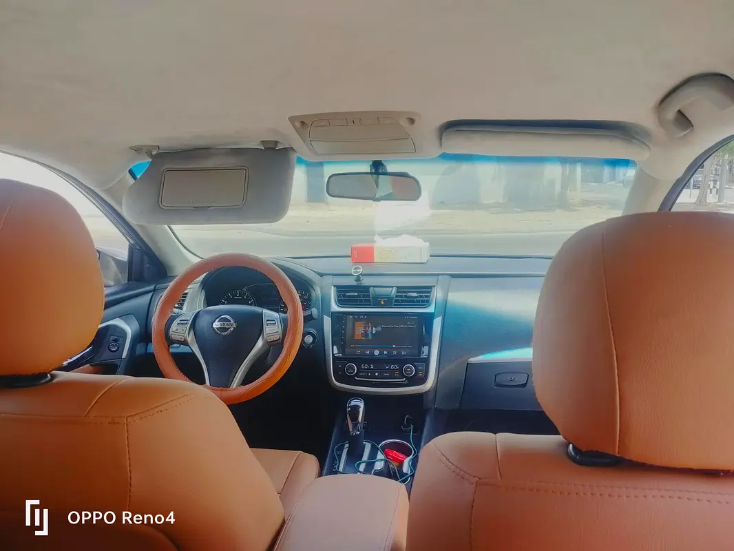 Nissan Altima 2018 — photo 1 of 4
