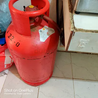 Gas cylinder with stove