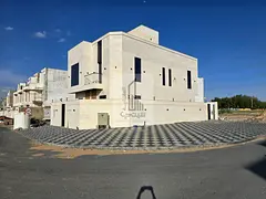 Modern Corner Villa 5 Free Owned Rooms