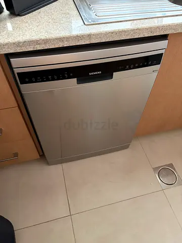 Siemens freestanding stainless steel dishwasher in excellent condition