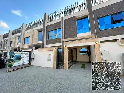🏡 فيلا مفروشة بالكامل مكونة من 5 غرف نوم مع مسبح خاص للإيجار في منطقة الزاهية، عجمان