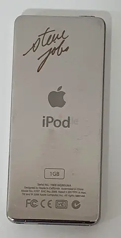 Vintage Apple iPod nano (1st Generation) Signature Edition
