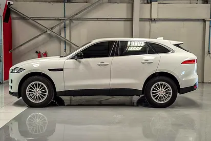 2019 Jaguar F-PACE photo 5