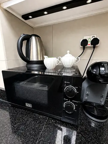 Black+Decker Microwave Oven 20L