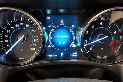 2019 Jaguar F-PACE photo 14