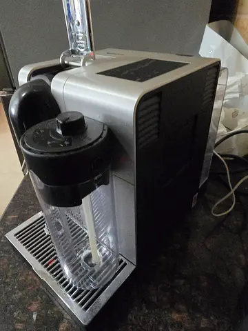 Nespresso Lattissima Touch Coffee Machine – Premium Model – AED 850