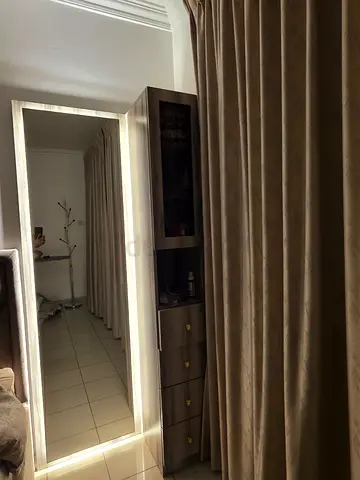 Dressing table with lights on mirror on sale