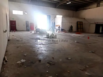 كود 3177 – مستودع للإيجار في إمارة أم القيوين، يتميز بموقع استراتيجي قريب من الطرق الرئيسية، مما يسهل حركة النقل والشحن ويجعله مناسبًا لمختلف الأنشطة