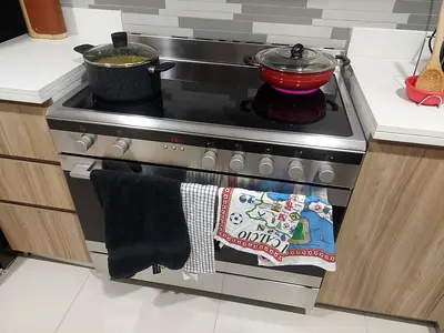 Brand Siemens 90 cm Freestanding Ceramic Cooker with Schott Glass, German Engineering