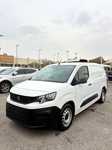 Peugeot Partner chiller Van Short Body Model 2020 - GCC Specs - 62,000km