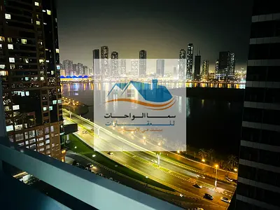 الخان برج رفيرا شقه غرفين وصاله و 2 حمام ومطبخ وبلكونه علي كرنيش الخان يوجد خدمات 24 ساعه بالمنطقه