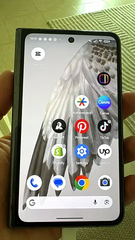 Google Pixel Fold (inner screen not working) - 750 AED (working outer screen)