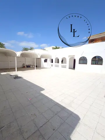 LUXURY VERY BIG7 BHK VILLA JUST 130K TWO PORTIONS TWO KITCHENS COURT YARD AREA READY TO MOVE