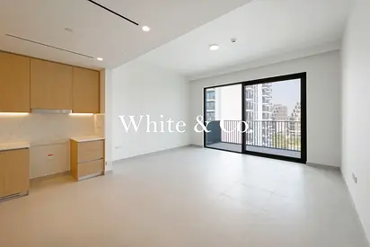 Flexible Cheques | Spacious | Pool View