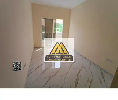 شقة غرفة ماستر وصالة في المويهات 3 عجمان. بلكونة، غاز مركزي، 2 حمام. 33,000 سنويًا، 4 دفعات، قرب الشارقة ودبي.