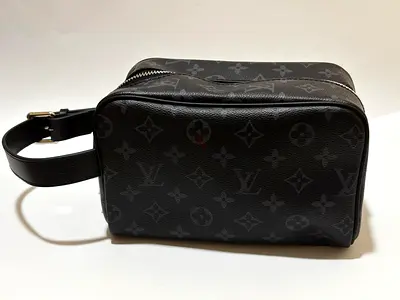 Louis Vuitton lv Locker Dopp Kit