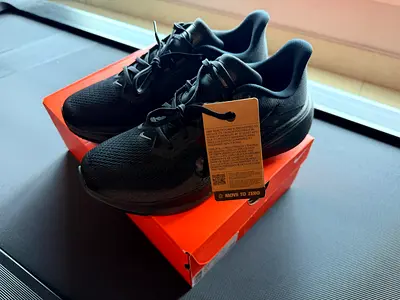 Nike Pegasus 42 - Black - US9.5M - NEW