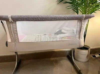 Beige Side-Sleeper Bassinet / Bedside Crib in Good Condition
