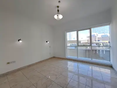مبنى بدون تبريد: شقة فاخرة بغرفة نوم واحدة: حمامان: صالة رياضية ومسبح: موقع مميز 📍: مناسب للعائلات