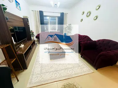 الخان بجور مطعم الطربوش السوري شقة غرافتين وصالة 2حمام وبلكونة اطلالة علي كورانيش الخان مباشرة