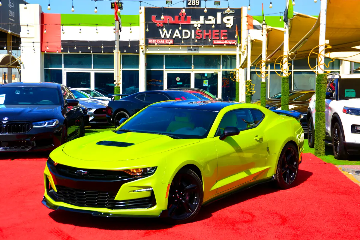 Chevrolet Camaro 2022 — photo 1 of 19