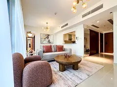 Stand Point Tower A, Burj Khalifa View Apartment 10 min Walking to Dubai Mall