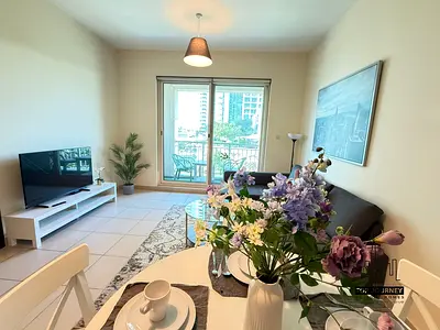 MODERN STYLE | COURTYARD AND CANAL VIEW