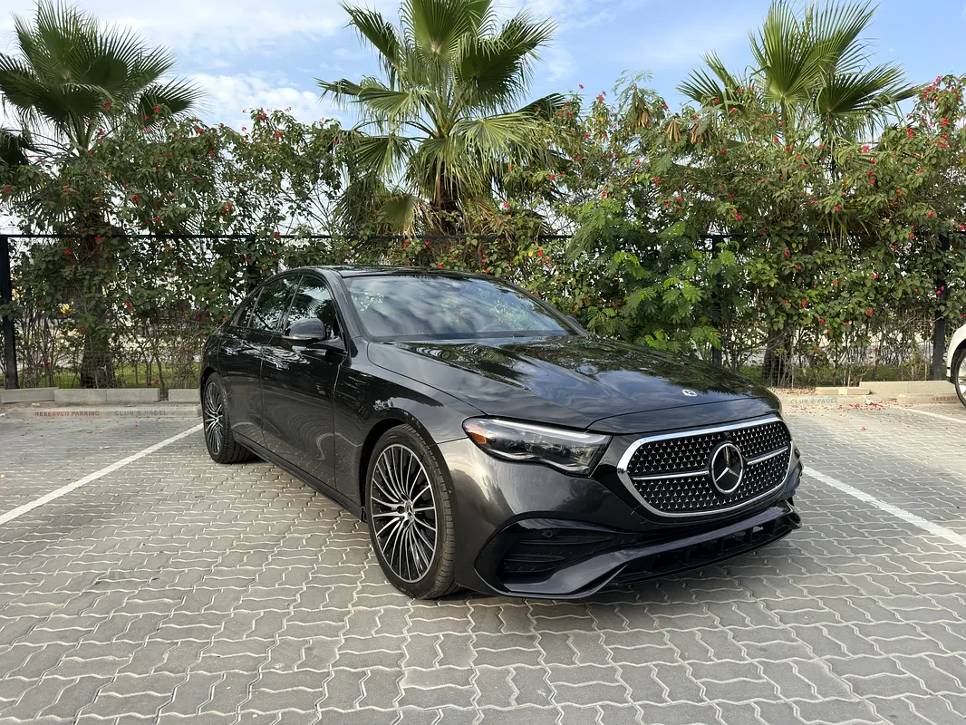 Mercedes-Benz E-Class 2024 — photo 1 of 11