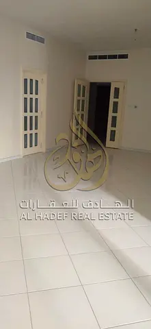 التكييف على المالك 🏋️‍♂️ نادي رياضي داخل البرج 🔧 صيانة مجانية طوال فترة الإيجار 📍 موقع حيوي قريب من جميع الخدمات 💰 السعر: 85,000 درهم سنوياً  💳 ا