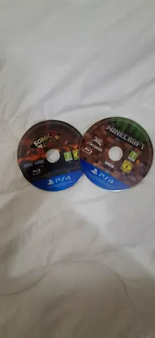 2 PS4 Game Discs — Minecraft and Sonic Forces (Used amazing condition)