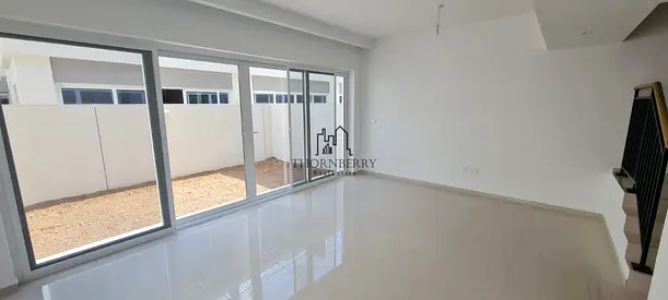 Brand New Townhouse | Closed Kitchen | Near Malibu Beach