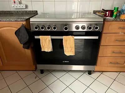 Bosch 5 burner gas range with gas oven with fan freestanding