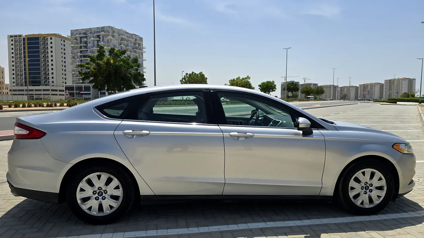 Ford Fusion 2014 — photo 1 of 20