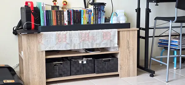 Small TV Stand / Media Console in Light Oak Finish — Good Condition (moving out sale)