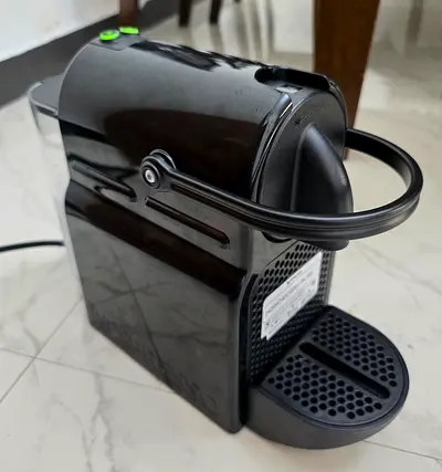 Nespresso Inissia Coffee Machine