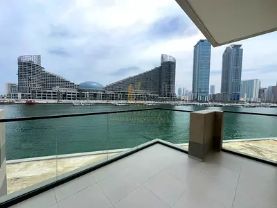 🏡 For Sale | Luxury Penthouse in Crystal Building – Maryam Island