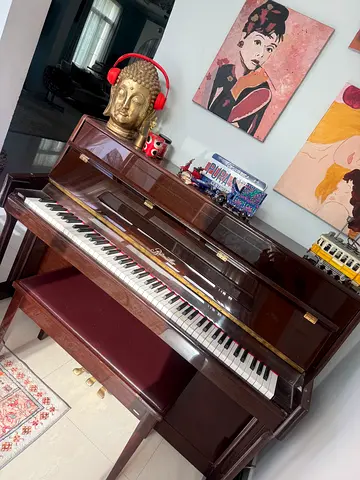 Ritmuller Upright Piano, Upright Acoustic Piano in Good Condition — Classic Wooden Finish