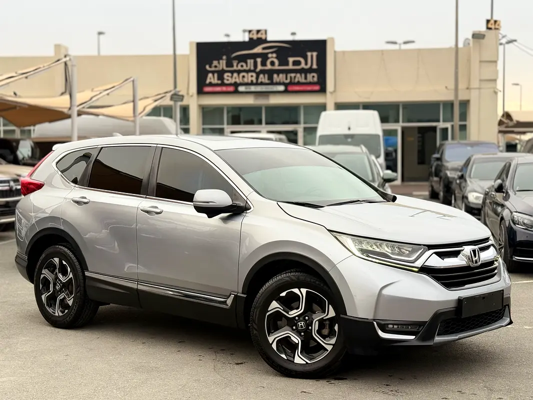 Honda CR-V 2018 — photo 1 of 16