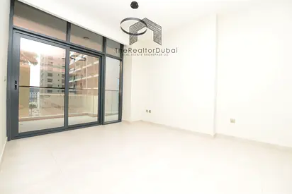 Multiple options | 3 cheques | Skyline and Damac pool view