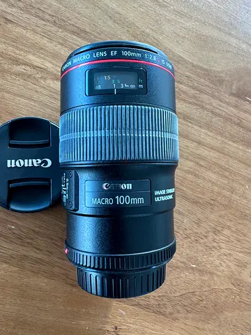 Canon 100mm f/2.8 L IS EF MACRO Lens
