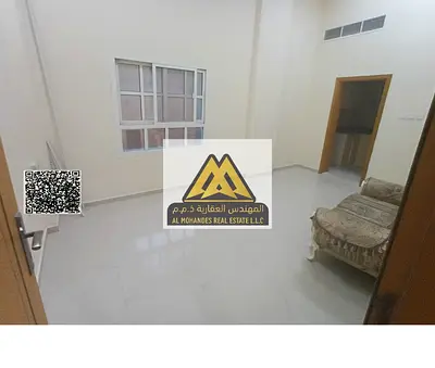 استوديو في الروضة 2 عجمان شارع مكة، مساحة واسعة، مطبخ منفصل، تكييف مركزي. 20,000 درهم سنويًا، 4 دفعات، بناية عائلية، موقع مميز.
