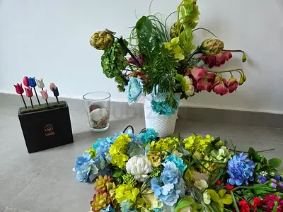 Reduced-Assorted High Quality Artificial Flowers