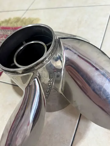 Stainless Steel Boat Propeller - 4 Blade,  Size 17.    Good Condition (URGENT SALE)